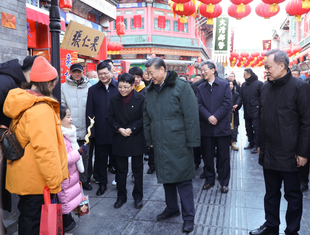 习近平春节前夕赴辽宁看望慰问基层干部群众